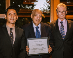 Asgerally Fazleabas receives the Junior Faculty Mentoring Award